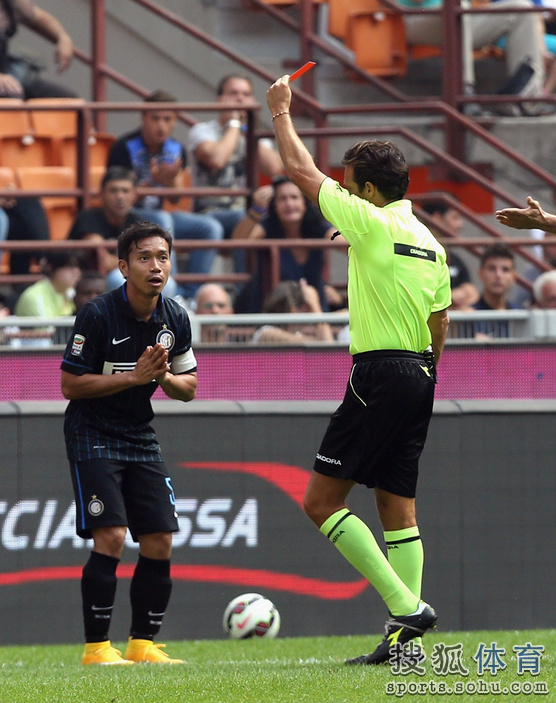  都灵队长染红离场，少一人作战仍顽强逼平强敌  